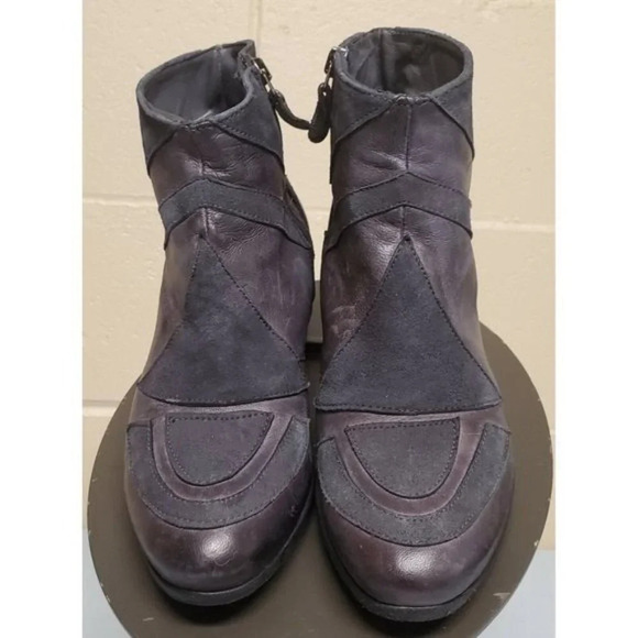 Gidigio Shoes - Gidigio Size 38 Charcoal Gray Leather w/ Suede Bootie / Ankle Booties  Italy EUC